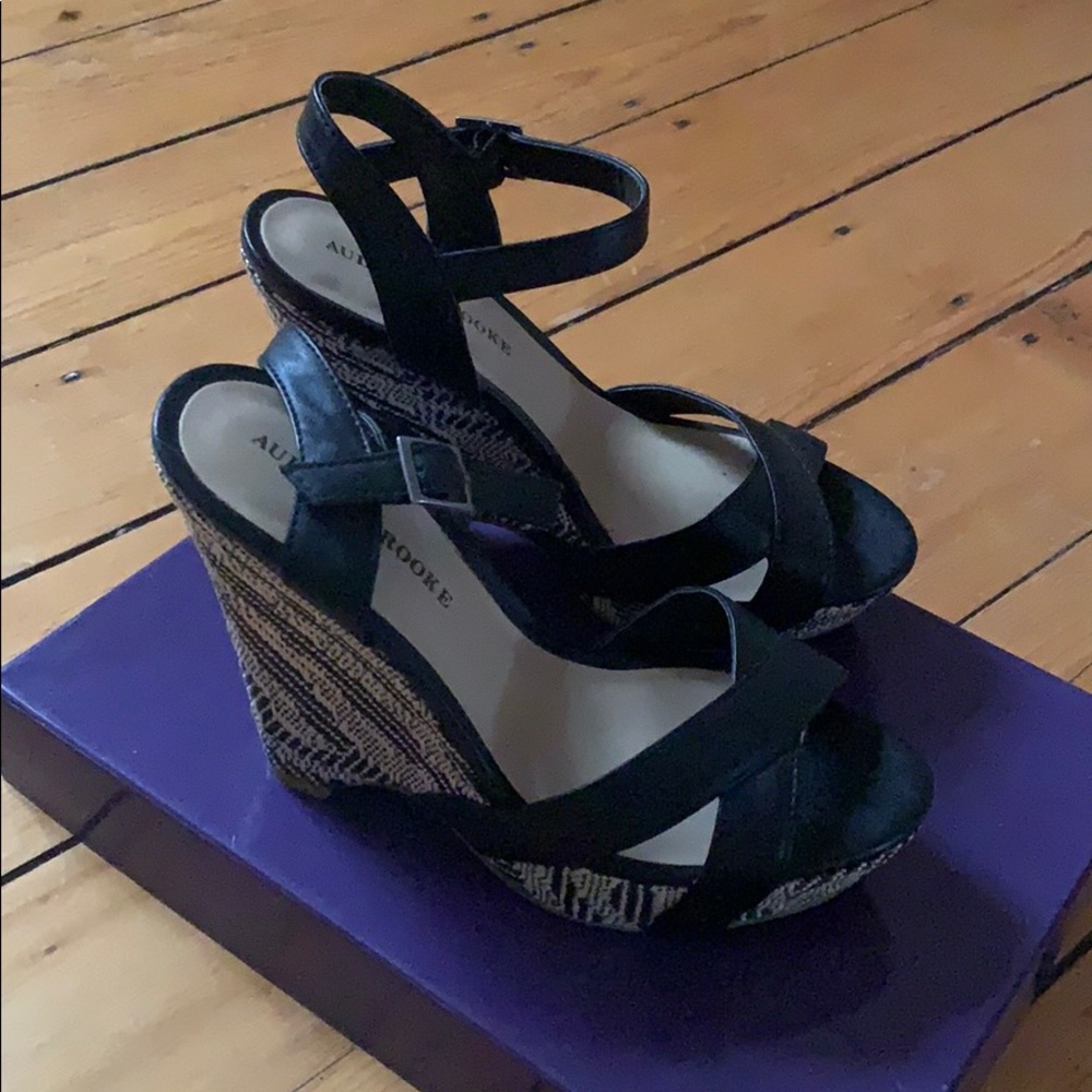 Audrey Brooke 6.5 platform wedge sandals